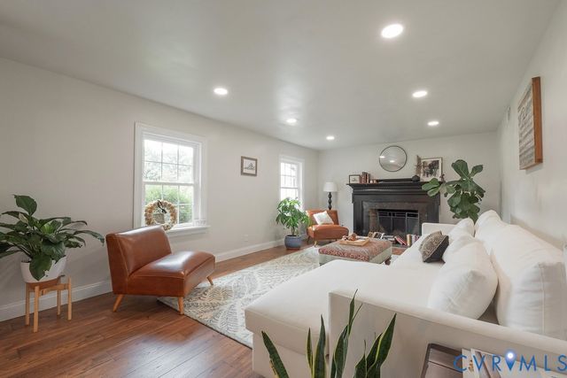 8303 Buckeye Dr, Henrico, VA 23228