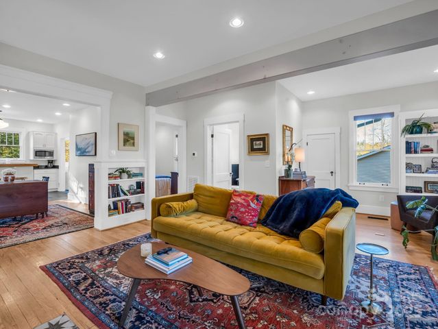 96 Thomas Street, Brevard, NC 28712