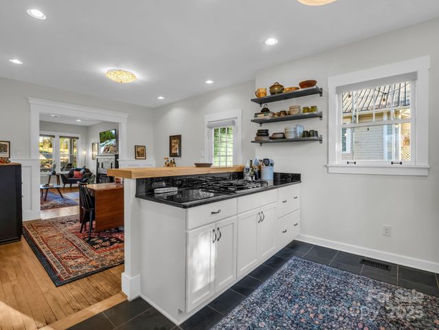 96 Thomas Street, Brevard, NC 28712