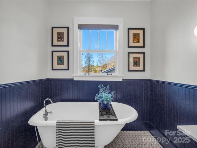 96 Thomas Street, Brevard, NC 28712