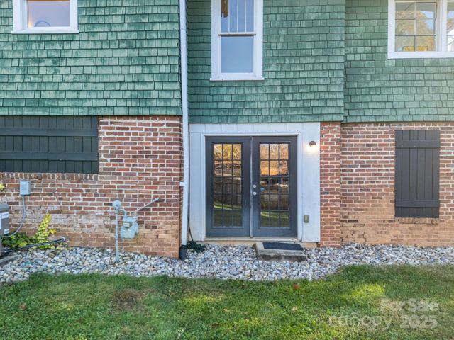 96 Thomas Street, Brevard, NC 28712