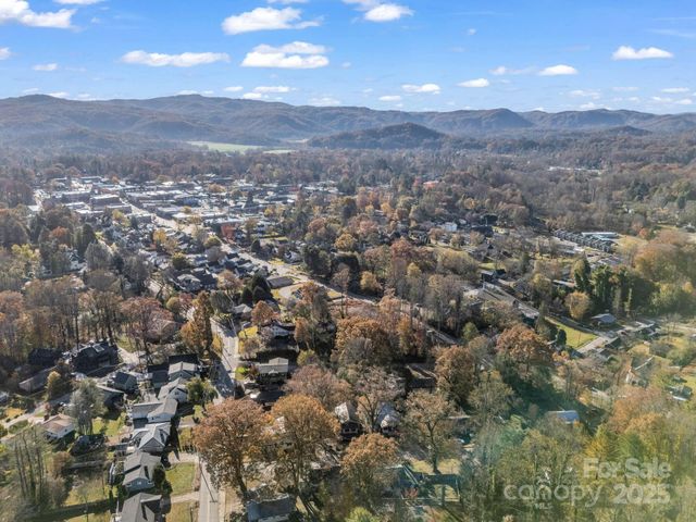 96 Thomas Street, Brevard, NC 28712