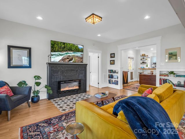 96 Thomas Street, Brevard, NC 28712