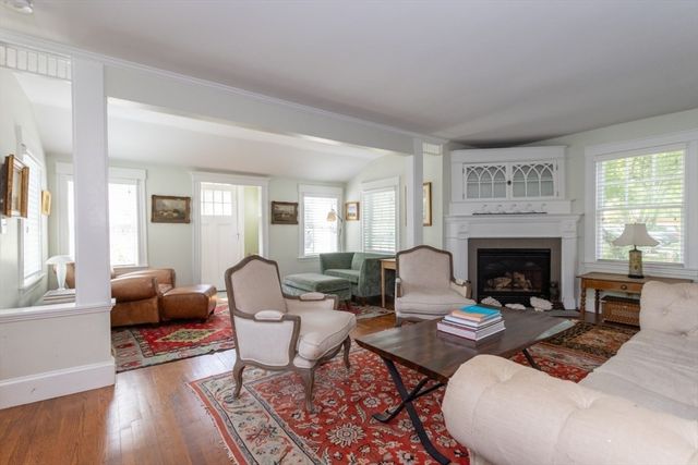 6 Willow Street, Wellesley, MA 02481