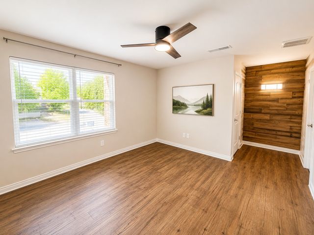 2240 Colony Court, Dallas, TX 75235