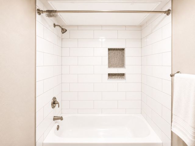 2240 Colony Court, Dallas, TX 75235