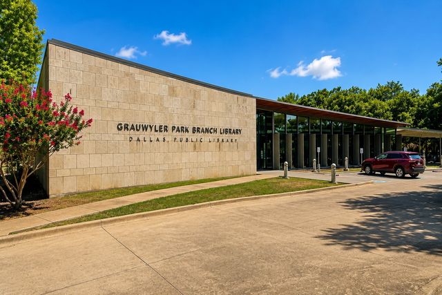 2240 Colony Court, Dallas, TX 75235