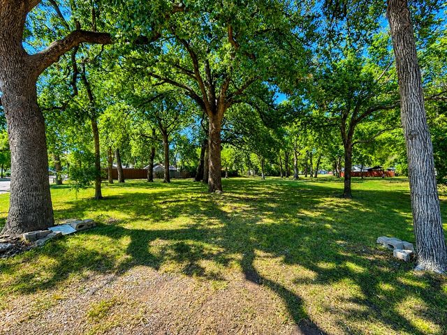 2240 Colony Court, Dallas, TX 75235