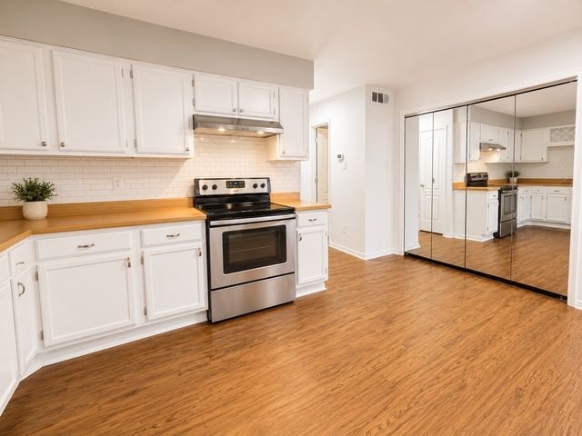 2240 Colony Court, Dallas, TX 75235