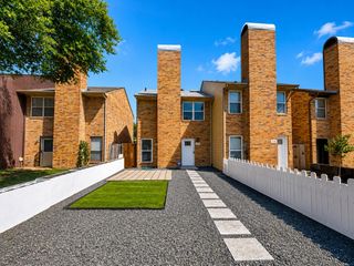 2240 Colony Court, Dallas, TX 75235