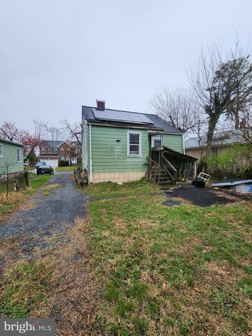 5104 LAKELAND RD, College Park, MD 20740