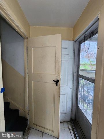 5104 LAKELAND RD, College Park, MD 20740