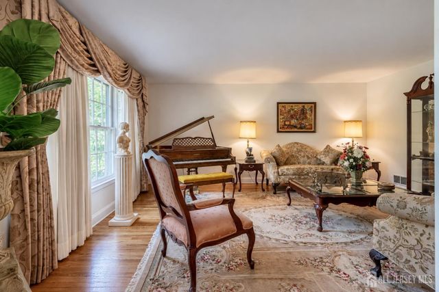 15 Cherokee Road, East Brunswick, NJ 08816