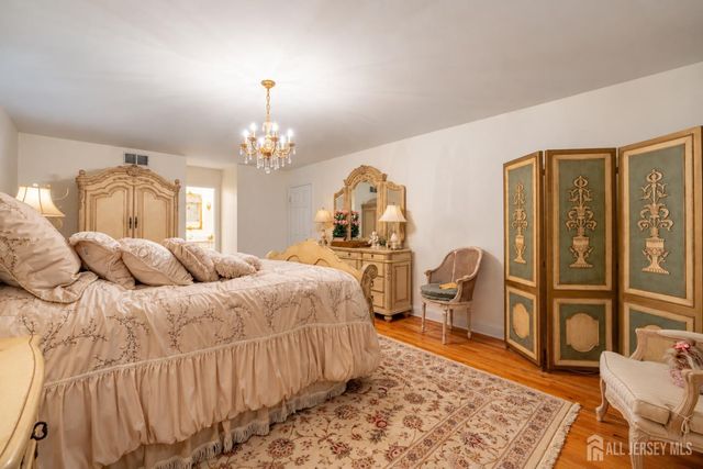 15 Cherokee Road, East Brunswick, NJ 08816