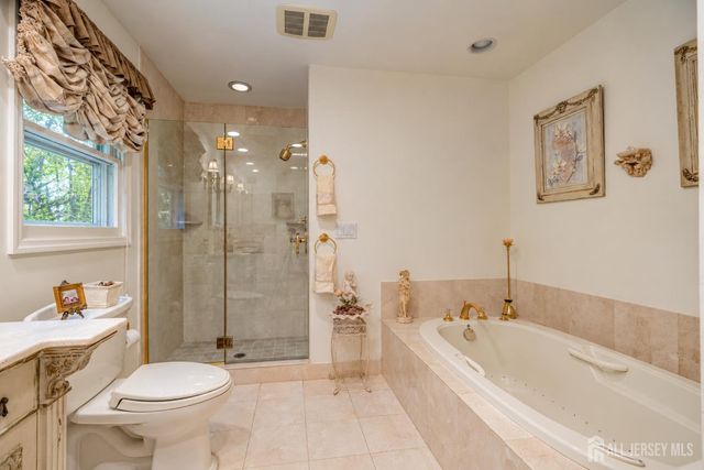 15 Cherokee Road, East Brunswick, NJ 08816