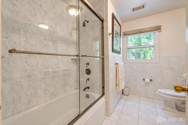 15 Cherokee Road, East Brunswick, NJ 08816