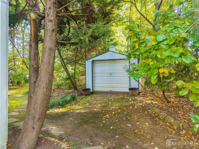 15 Cherokee Road, East Brunswick, NJ 08816