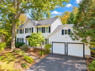 15 Cherokee Road, East Brunswick, NJ 08816