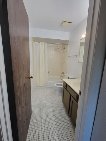 1018 Castilian Court 309, Glenview, IL 60025