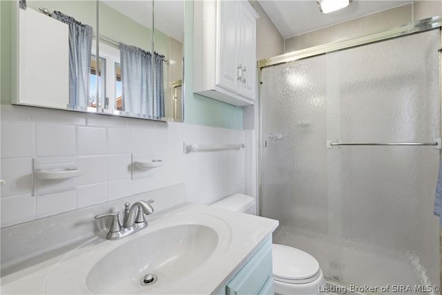 2001 Charlestown Pike, Jeffersonville, IN 47130