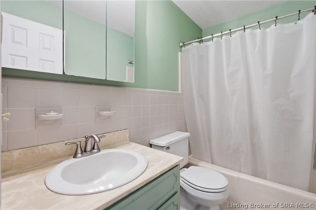 2001 Charlestown Pike, Jeffersonville, IN 47130