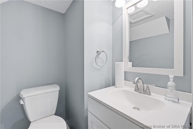 2001 Charlestown Pike, Jeffersonville, IN 47130