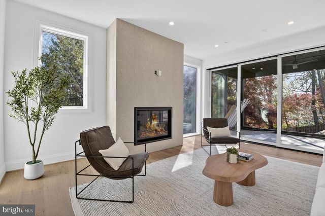 5011 NEWPORT AVE, Bethesda, MD 20816