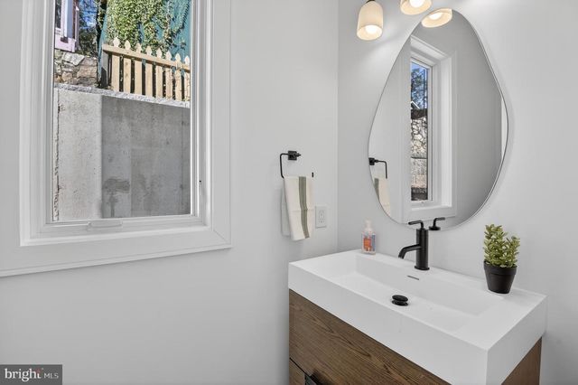 5011 NEWPORT AVE, Bethesda, MD 20816