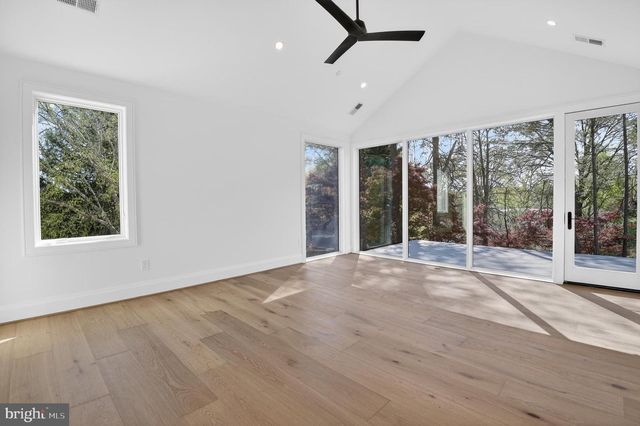 5011 NEWPORT AVE, Bethesda, MD 20816