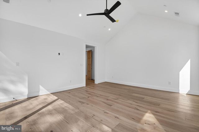 5011 NEWPORT AVE, Bethesda, MD 20816