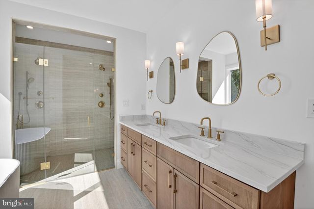 5011 NEWPORT AVE, Bethesda, MD 20816