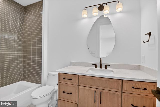 5011 NEWPORT AVE, Bethesda, MD 20816