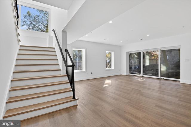 5011 NEWPORT AVE, Bethesda, MD 20816