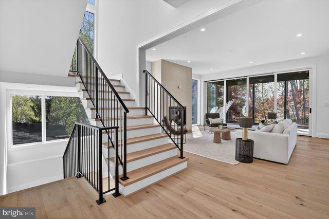 5011 NEWPORT AVE, Bethesda, MD 20816