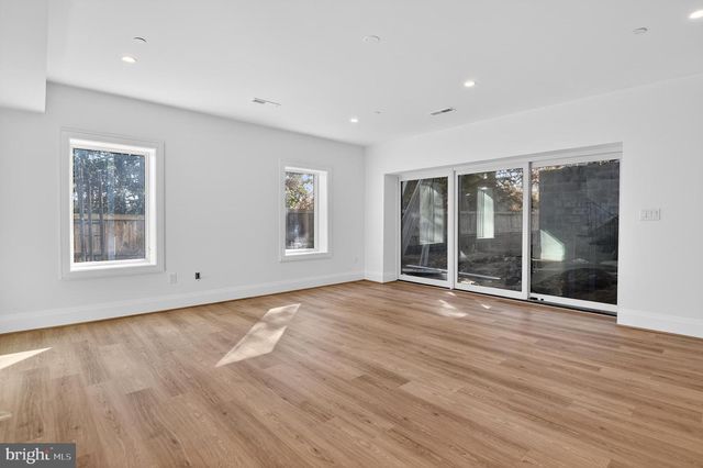 5011 NEWPORT AVE, Bethesda, MD 20816