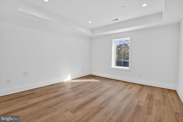 5011 NEWPORT AVE, Bethesda, MD 20816