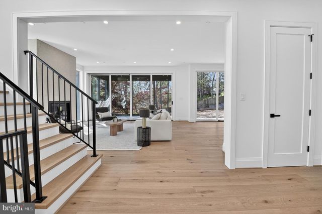 5011 NEWPORT AVE, Bethesda, MD 20816