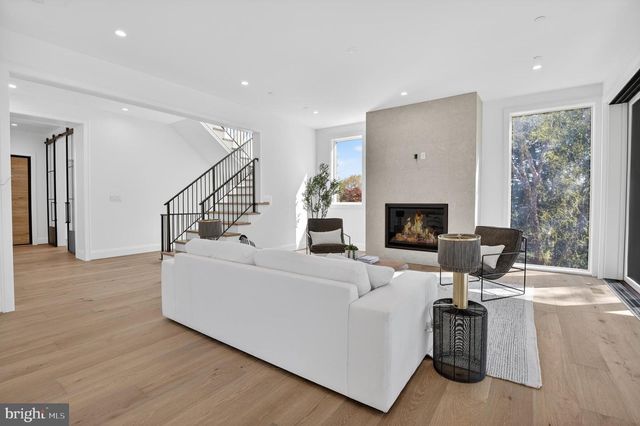 5011 NEWPORT AVE, Bethesda, MD 20816