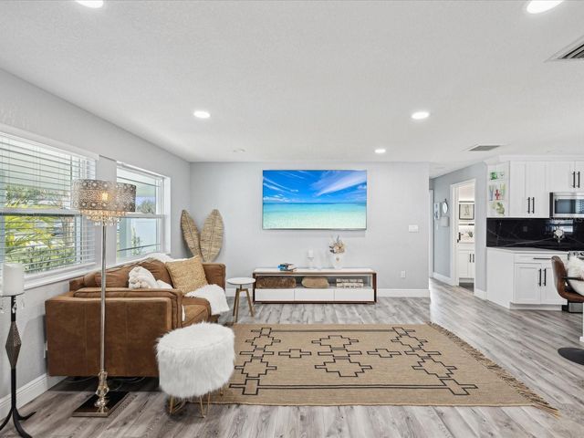 10264 OAKHURST ROAD, Largo, FL 33774