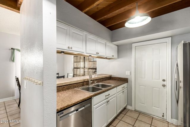 842 E MANOR Drive, Chandler, AZ 85225