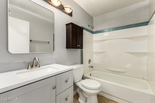 842 E MANOR Drive, Chandler, AZ 85225