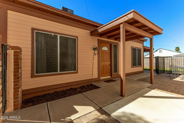 842 E MANOR Drive, Chandler, AZ 85225