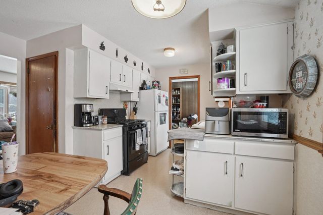 10931 7th Street NE, Blaine, MN 55434