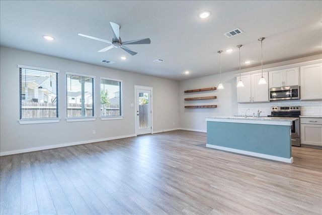 496 Fieldwood DR B, Buda, TX 78610