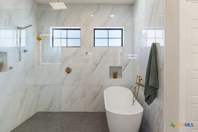 2415 Comal Springs, Canyon Lake, TX 78133