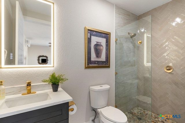 2415 Comal Springs, Canyon Lake, TX 78133