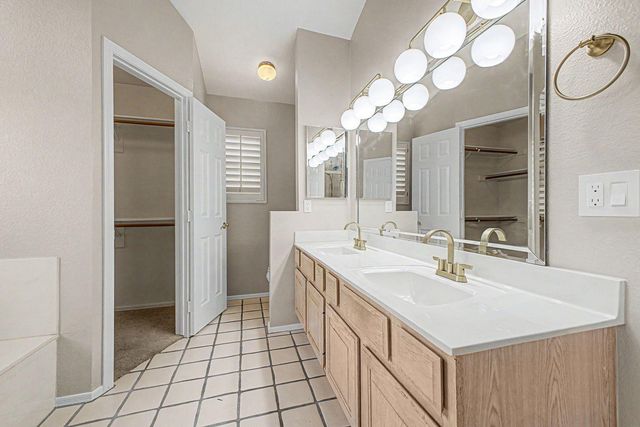 5719 E Saint John Road, Scottsdale, AZ 85254