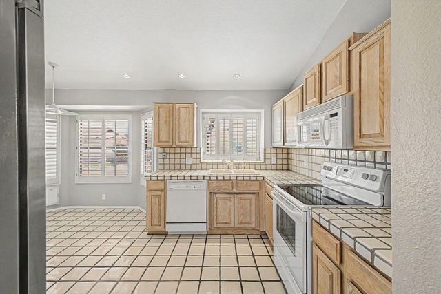 5719 E Saint John Road, Scottsdale, AZ 85254