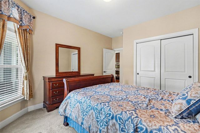 8315 Parknoll Drive, Huntersville, NC 28078