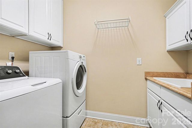 8315 Parknoll Drive, Huntersville, NC 28078